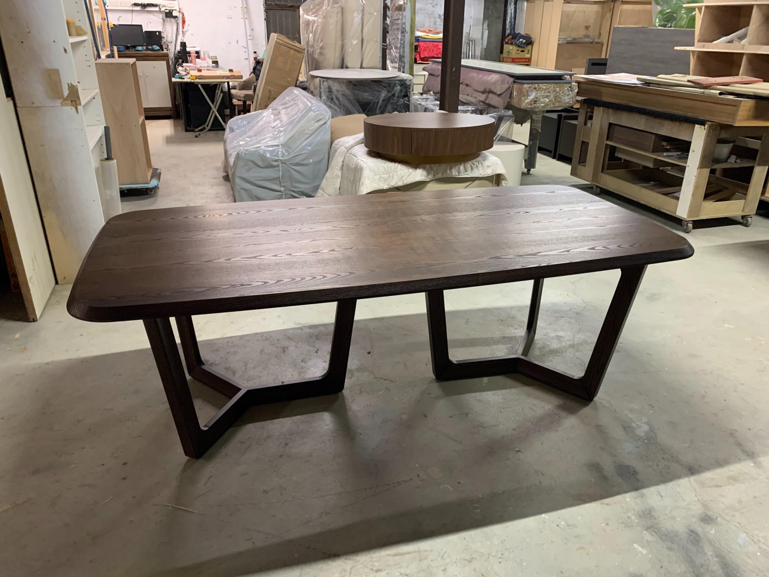 DE-0085雙三角桌腳實木餐桌製作