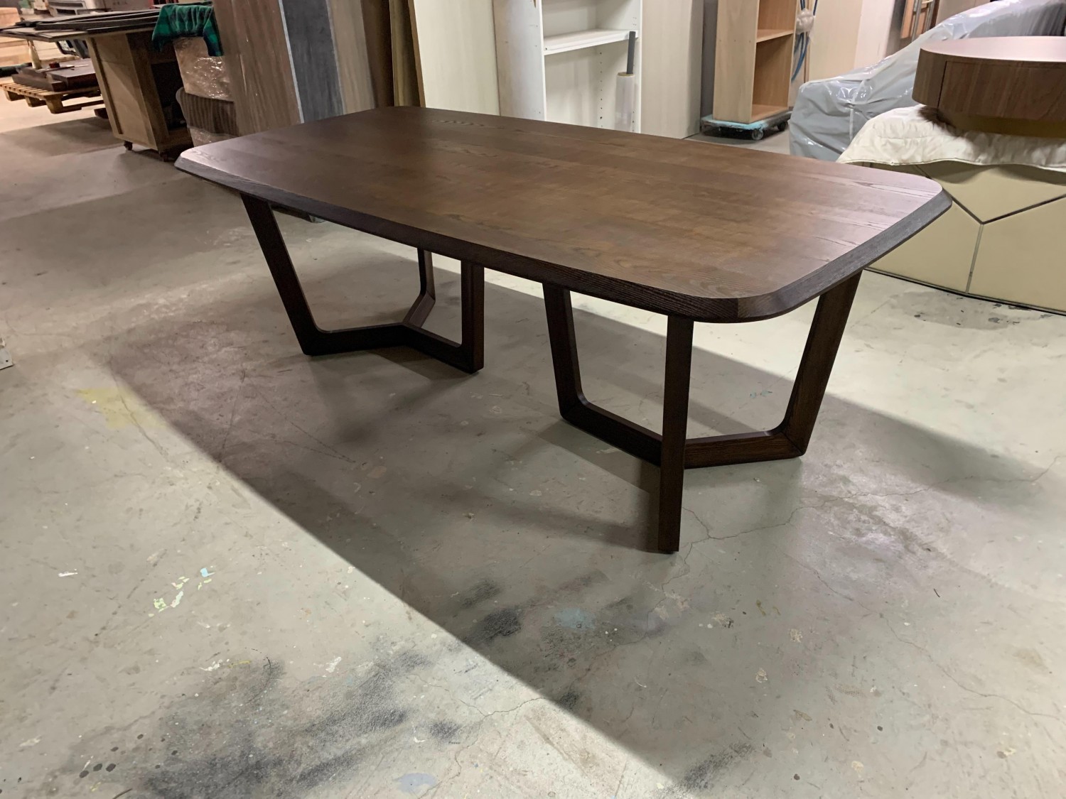 DE-0085雙三角桌腳實木餐桌製作